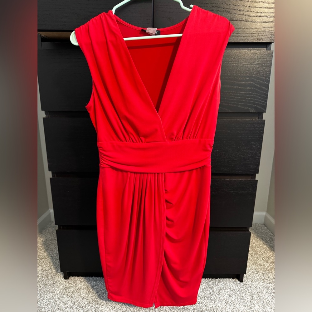 Elegant Red Sleeveless Dress